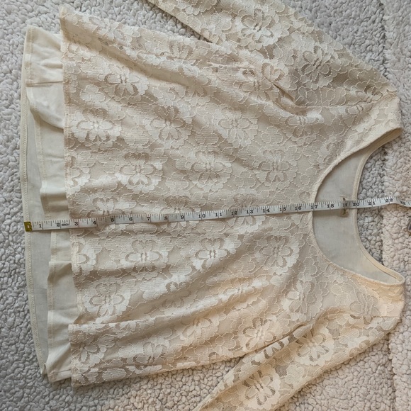 Lace long sleeve top - Picture 6 of 6